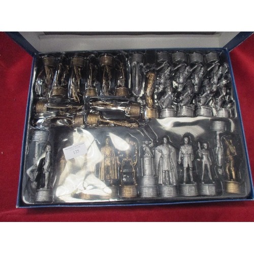 125 - STAR WARS. EPISODE II, ATTACK OF THE CLONES, PEWTER & BRONZE EFFECT CHESS SET. COMPLETE AND BOXED.