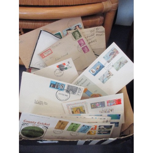 126 - COLLECTION OF FIRST DAY ISSUE STAMPS, IN ORIGINAL ENVELOPES, BRITISH POST OFFICE FIRST DAY COVERS, M... 