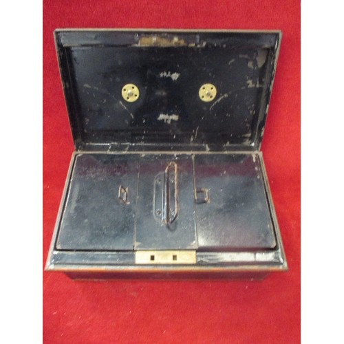 128 - VINTAGE CASH BOX, MADE IN ENGLAND, SEPARATE COMPARTMENTS. 25CM L.