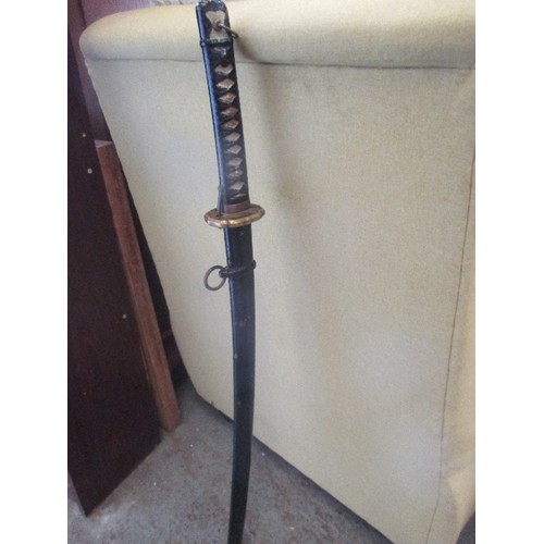 71 - WWII SAMURAI SWORD, JAPANESE GOVERNMENT  ISSUE OFFICERS TYPE 95, COMPLETE WITH SCABBARD. ALL CORRECT... 