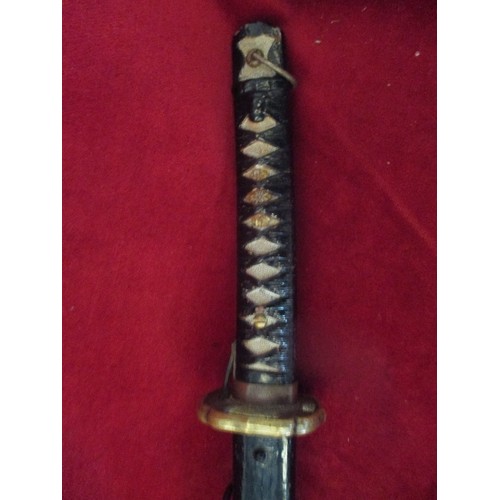 71 - WWII SAMURAI SWORD, JAPANESE GOVERNMENT  ISSUE OFFICERS TYPE 95, COMPLETE WITH SCABBARD. ALL CORRECT... 