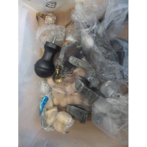 181 - BOX OF CERAMIC AND WOODEN DOOR AND CUPBOARD KNOBS, ALSO A SET OF GALVANISED CLAW FOOT CASTORS.