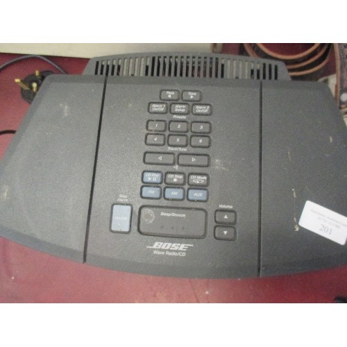 201 - BOSE WAVE RADIO/CD PLAYER. MAINS AND BATTERY.