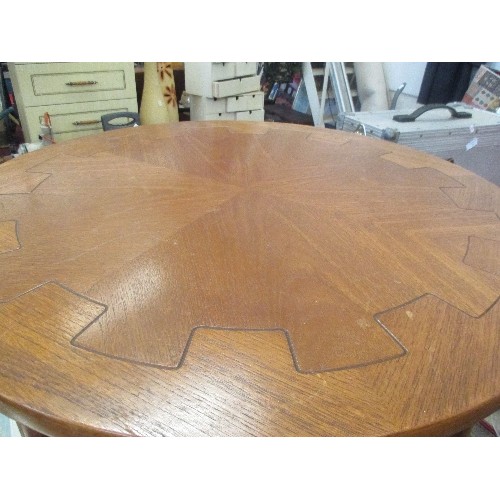 208 - HEAVY CIRCULAR COFFEE TABLE WITH BOTTOM SHELF. 86CM DIAM / 51CM H.