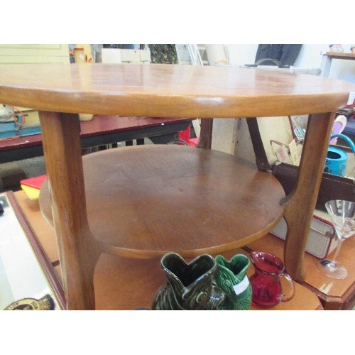 208 - HEAVY CIRCULAR COFFEE TABLE WITH BOTTOM SHELF. 86CM DIAM / 51CM H.