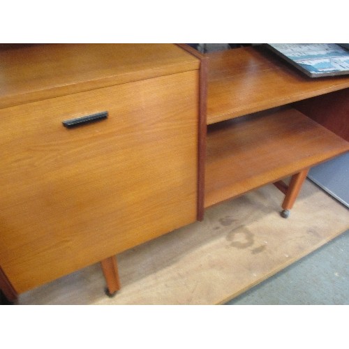 276 - MID CENTURY RETRO TEAK UNIT FOR RECORD PLAYER, LP'S ETC