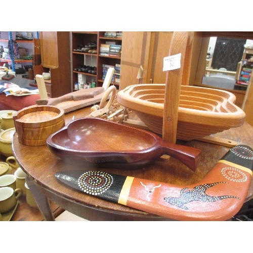 315 - COLLECTION OF TREEN  INCLUDING AN APPLE SHAPED FOLDING BOWL 