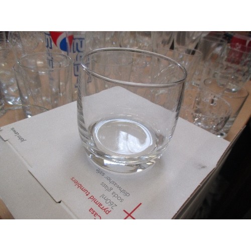 320 - SELECTION OF QUALITY GLASSWARE INCLUDING PAIR ROYAL BRIERLEY CUT GLASS WHISKY TUMBLERS WITH ETCHED M... 