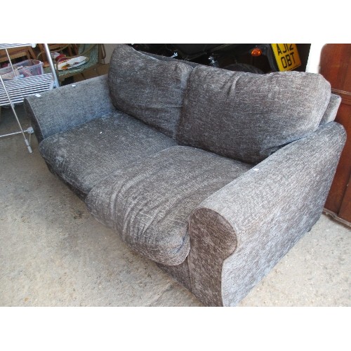 387 - TWO SEATER BED SETTEE BY SOM-TOILE IN SILVER GREY TEXTURED FABRIC - 170CM X 100CM X 80CM