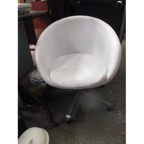 269 - WHITE SWIVEL TUB CHAIR