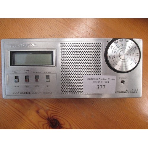 377 - LCD DIGITAL CLOCK RADIO - CHRONOMATIC 228 BY REALISTIC