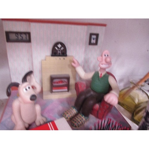 393 - SHELF OF MIXED ITEMS INC WALLACE & GROMMIT CLOCK, 7