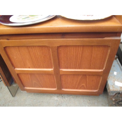 396 - MID CENTURY TEAK NATHAN FURNITURE WALL UNIT, THE TOP CUPBOARD IS A DRINKS CABINET WITH INTERIOR MIRR... 