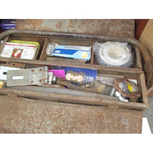 403 - METAL CANTILEVER TOOL BOX WITH CONTENTS OF HAMMERS, SCREWDRIVERS, TAPE MEASURES, SPANNERS, MOLE GRIP... 