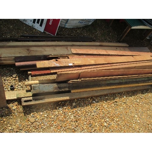 466 - LARGE QUANTITY OF WOOD