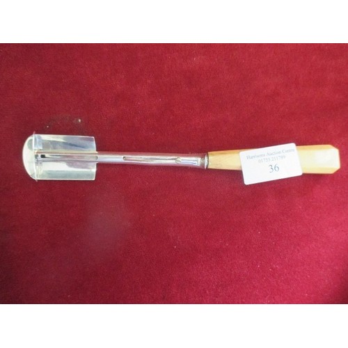 36 - GEORGIAN SILVER STILTON SCOOP WITH PUSHER MECHANSIM. IVORY OR BONE HANDLE. SAMUEL PEMBERTON, LONDON ... 