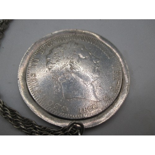 98 - A GEORGE III 1820 CROWN IN EF CONDITION FRAMED AS A MEDALLION ON A SILVER CHAIN MARKED 