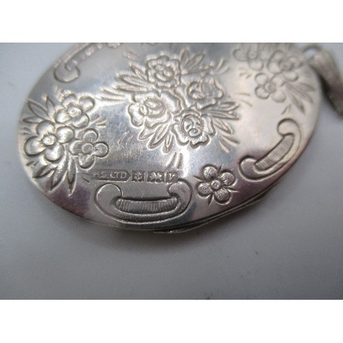 28A - STERLING SILVER PENDANT LOCKET ENGRAVED WITH FLOWERS - BIRMINGHAM 1970 - 13 GRAMS