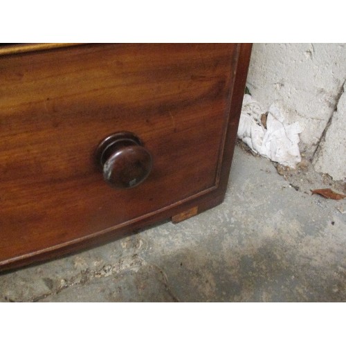 454 - VICTORIAN MAHOGANY BOW FRONTED CHEST OF DRAWERS, 2 OVER 4. 92CM X 50CM X 90CM. BASICALLY SOUND BUT S... 