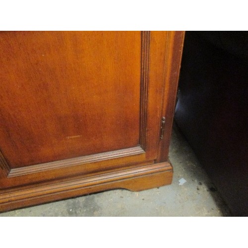 456 - LARGE GLAZED BOOKCASE / CUPBOARD - SHIELD SHAPED KEY ESCUTCHEONS - LOCKED BUT WITHOUT A KEY - 116C X... 