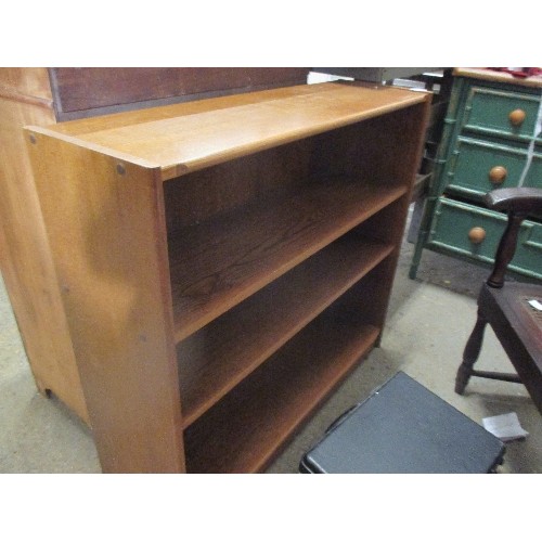 457 - OAK VENEERED BOOKCASE WITH A FIXED SHELF AND AN ADJUSTABLE SHELF - 90CM X 27CM X 83CM