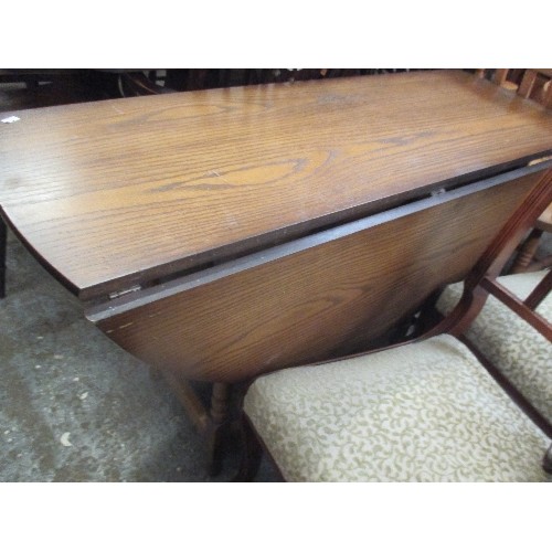 462 - 20TH CENTURY OAK GATELEG TABLE - 116CM X 126CM