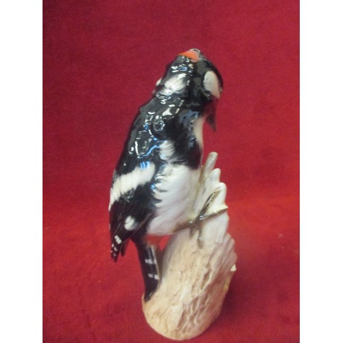 10 - GOEBEL WEST GERMANY PORCELAIN FIGURE OF A GREAT SPOTTED WOODPECKER - 18CM