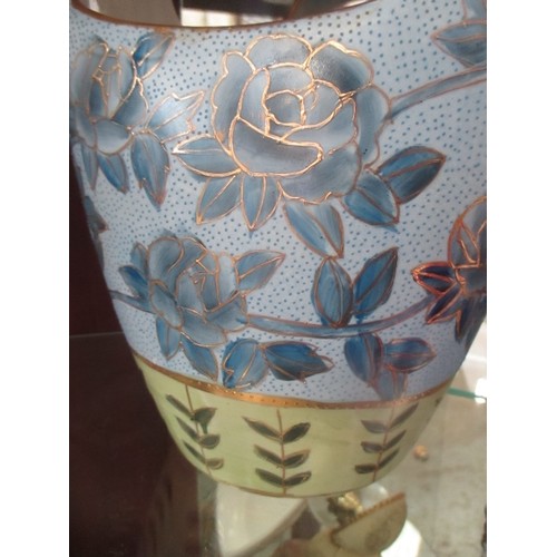 11 - LARGE ORIENTAL PORCELAIN VASE IN THE STYLE OF A JAPANESE BASKET - 32CM