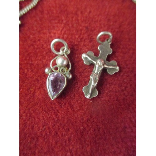 38 - SILVER CROSS, SILVER AND AMETHYST ART NOUVEAU STYLE PENDANT WITH A SILVER CHAIN