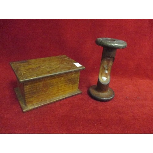 234 - SMALL VINTAGE WOODEN BOX AND LOVELY OLD EGG-TIMER.