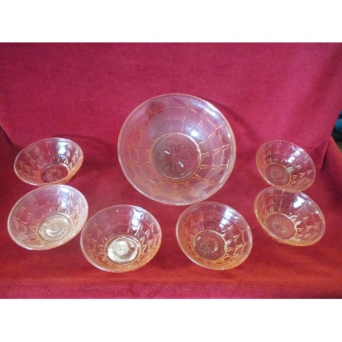 91 - VINTAGE SALMON-PINK GLASS TRIFLE BOWL WITH 6 MATCHING DISHES.