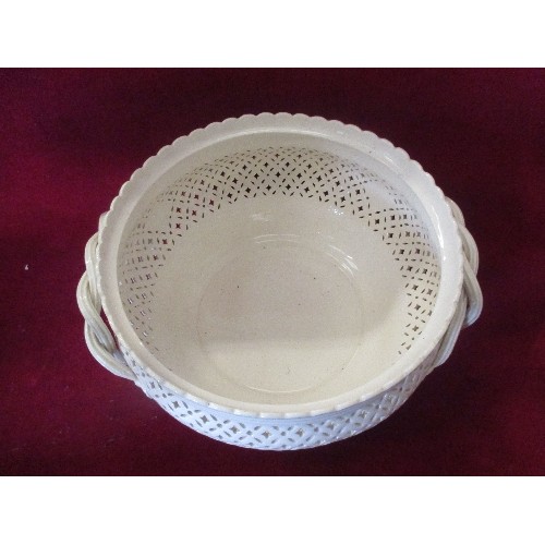 105 - VINTAGE LEEDS CREAMWARE LIDDED LATTICE TUREEN.