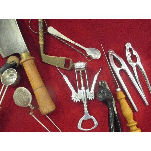 141 - BOX OF VINTAGE KITCHEN UTENSILS, KNIVES, CHOPPERS ETC. INCLUDES A BRASS GOLF CLUB BOTTLE OPENER.