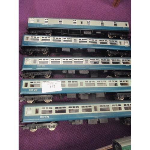 142 - 5 HORNBY INTER-CITY TRAIN CARRIAGES. M5232/M5120/2510 SLEEPER.