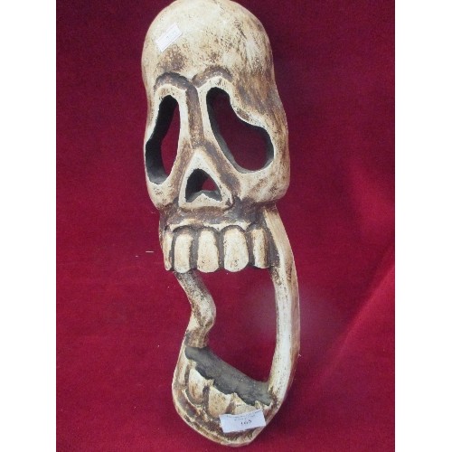 165 - CARVED 'SCREAM' WOODEN MASK.