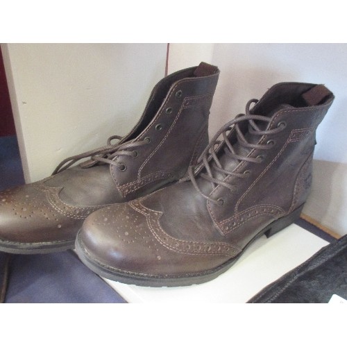 231 - MENS BROWN BOOTS, ALSO A PAIR OF BLACK SHOES. SIZE 11/45. BOTH ALMOST NEW.