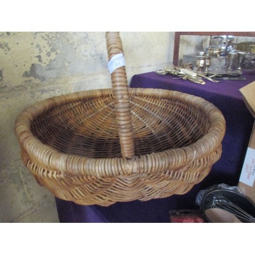 211 - LARGE VINTAGE WICKER BASKET.