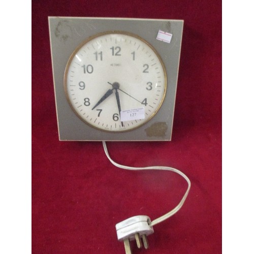 250 - 6 CLOCKS, INCLUDES A RETRO METAMEC WALL CLOCK, AND 2 SMALL CARRIAGE CLOCKS.