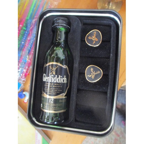 252 - GLENFIDDICH WHISKY GIFT SET WITH MINIATURE BOTTLE (FULL), LOVELY GLASS COCKTAIL/CHERRY STICKS, KONIG... 