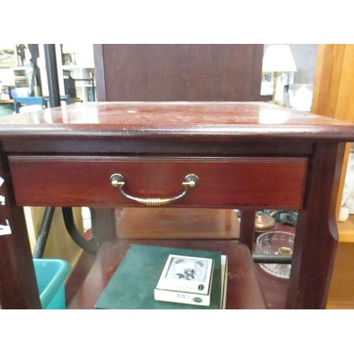 291 - MAHOGANY SIDE TABLE WITH DRAWER