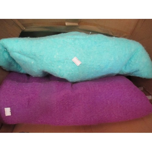 311 - 2 X BLANKETS, ONE PURPLE, ONE BLUE