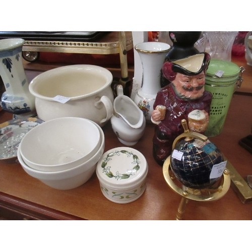 323 - CERAMICS INC ROYAL DOULTON FALSTAFF TOBY JUG, 2 X VINTAGE PUDDING BASINS, CHAMBER POT, GRAVY BOAT ET... 