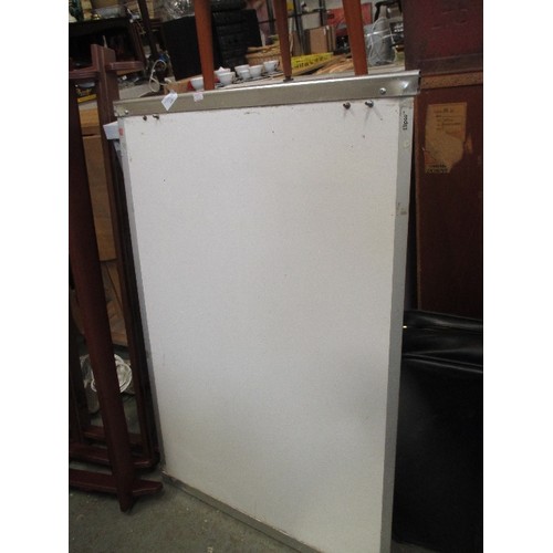 405 - LARGE WHITE BOARD. APPROX 93 X 61CM