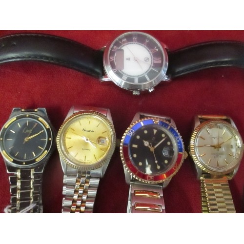 35 - 5 VINTAGE GENTS WRIST WATCHES, BY GIORGIO VASARI, BY ROBERTO VECCI A RADIO CONTROLLED WITH DIGITAL P... 