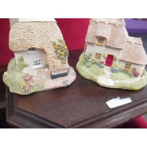 295 - COLLECTION OF 14 LILLIPUT LANE COTTAGES - 7 ON STANDS