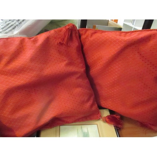 395 - 4 X SCATTER CUSHIONS INC PAIR RED WITH CORNER TASSELS, GREEN PETAL EFFECT AND CREAM TEXTURED