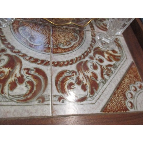 462 - RETRO TEAK COFFEE TABLE WITH TILE TOP AND MAGAZINE SHELF