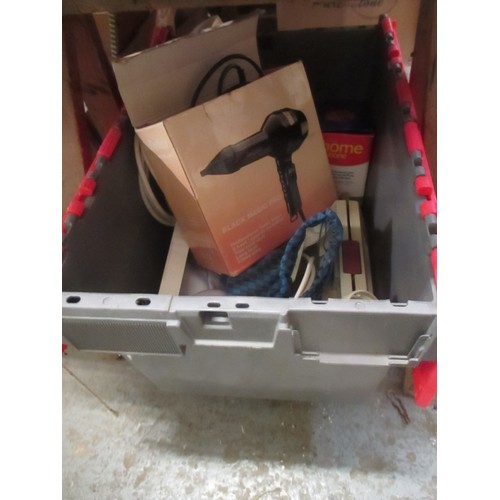 474 - BOX OF ELECTRICALS INC BABYLISS HAIR DRYER, RETRO ST MICHAEL 