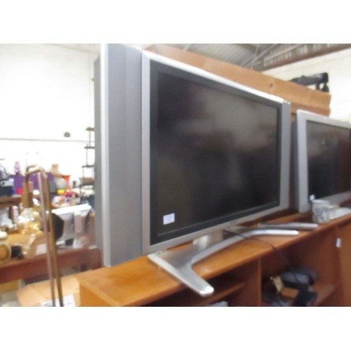 485 - SHARP FLAT SCREEN TV WITH REMOTE - 32