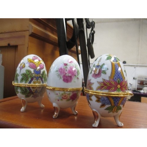 490 - 3 X PORCELAIN EGG TRINKET BOXES